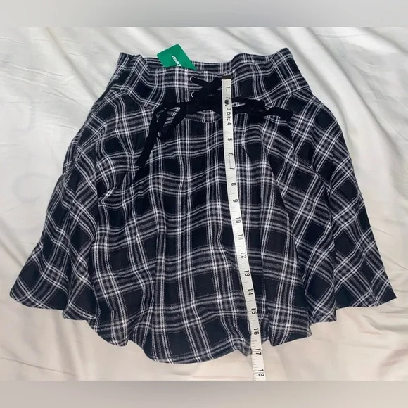 Plaid Skirt with Faux Corset Lace-Up Waist Women’s Size 4 - Picture 9 of 15